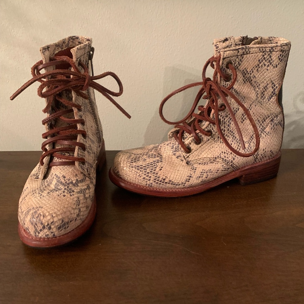 Freebird Manchester Boots